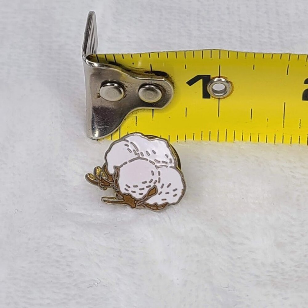 Vintage Cotton Boll Plant Pod Enamel Lapel Pin Southern USA Agriculture Farming - Picture 5 of 5